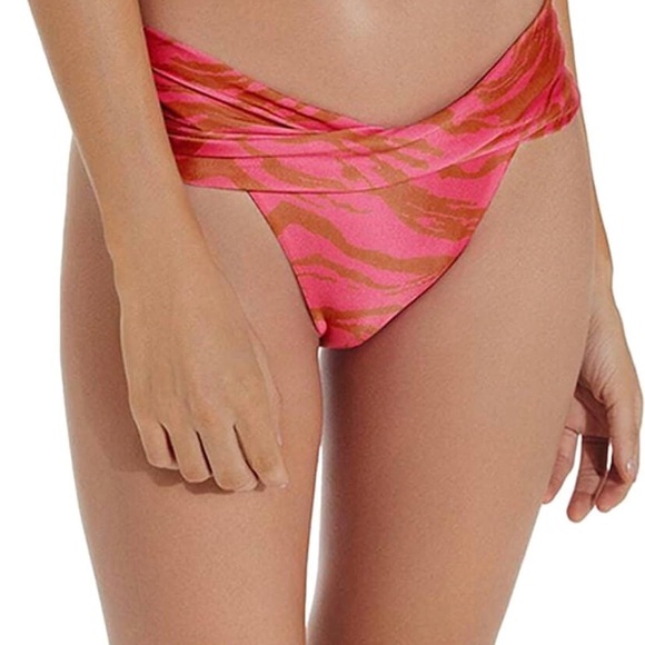 Vix Swim- New . MSRP$230.00 🌴🌴🌴 - Picture 3 of 13